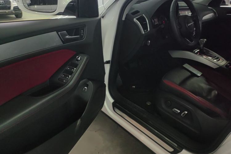 Used Audi Q5 2017 Plus 40 TFSI Technology Model Driver Seat