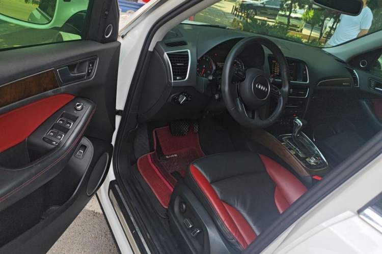 Used Audi Q5 2017 Plus 40 TFSI Comfort Model Driver Seat