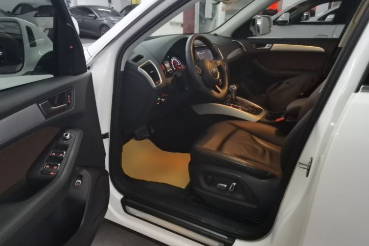 Used Audi Q5 2017 Plus 40 TFSI Technology Model Driver Seat