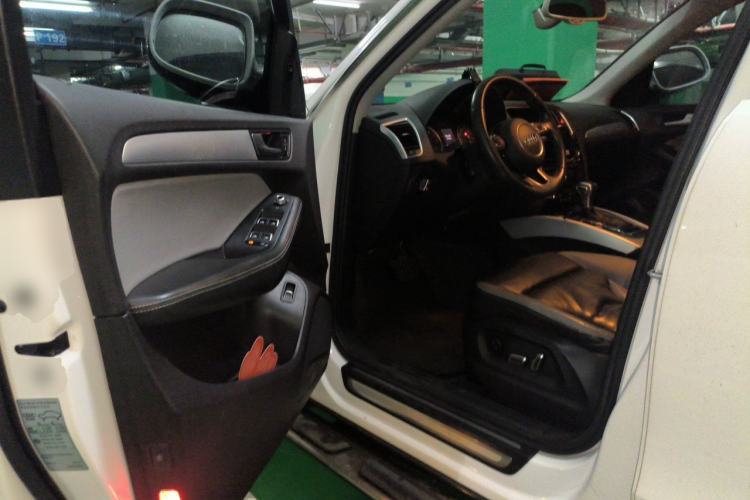 Used Audi Q5 2017 Plus 40 TFSI Technology Model Driver Seat