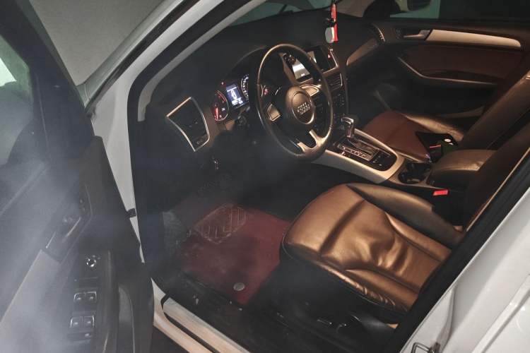 Used Audi Q5 2017 40 TFSI Ambition Edition Driver Seat