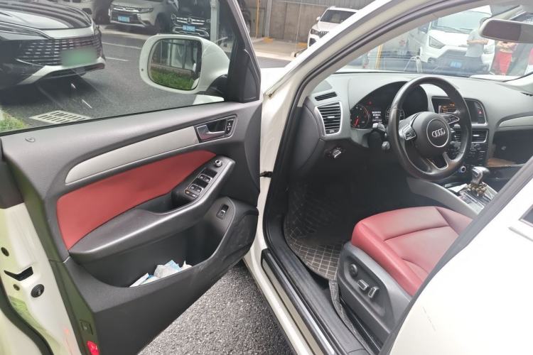 Used Audi Q5 2017 40 TFSI Ambition Edition Driver Seat