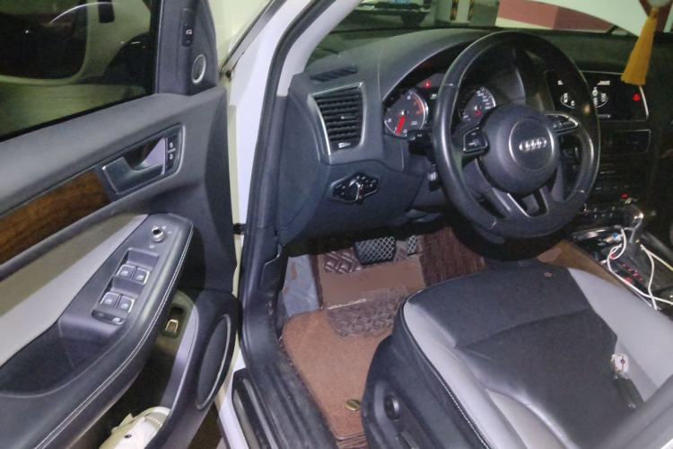 Used Audi Q5 2017 40 TFSI Technology Edition Driver Seat