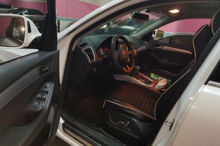 Used Audi Q5 2017 40 TFSI Technology Edition Driver Seat