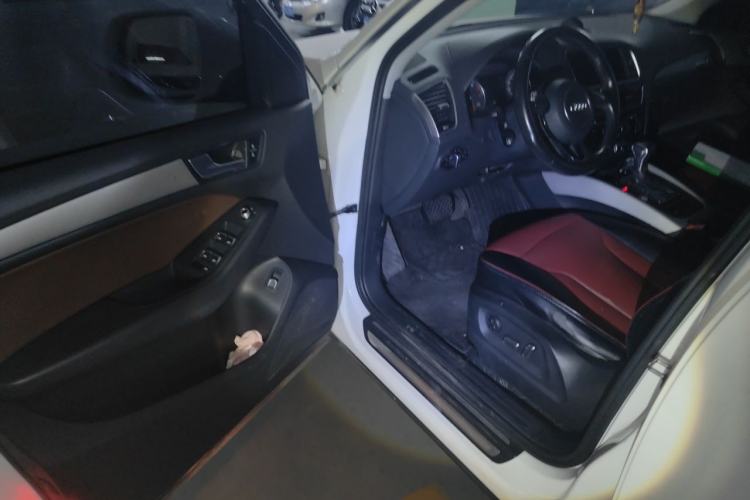 Used Audi Q5 2017 40 TFSI Ambition Edition Driver Seat