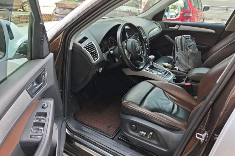 Used Audi Q5 2017 40 TFSI Technology Edition Driver Seat