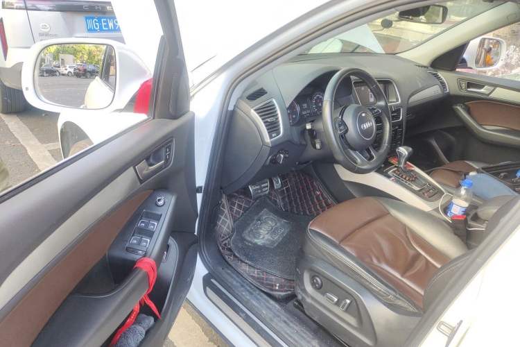 Used Audi Q5 2017 40 TFSI Ambition Edition Driver Seat