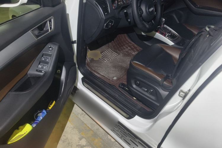 Used Audi Q5 2017 40 TFSI Technology Edition Driver Seat