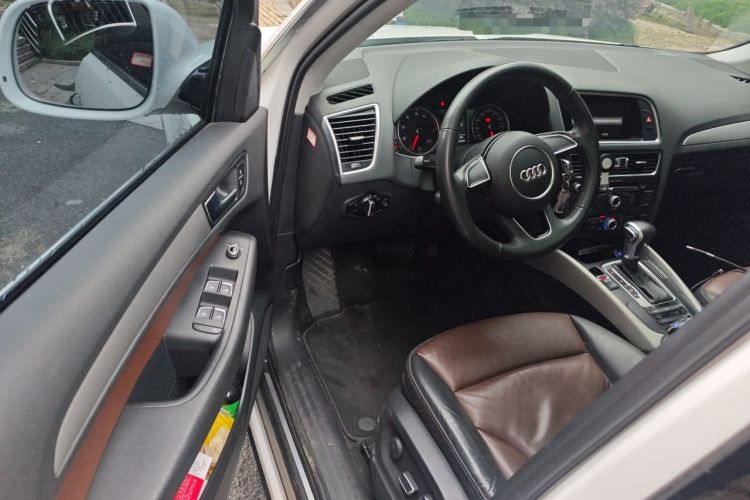 Used Audi Q5 2017 Plus 40 TFSI Ambition Model Driver Seat