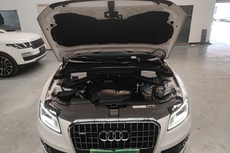 Used Audi Q5 2017 40 TFSI Technology Edition Engine Bay
