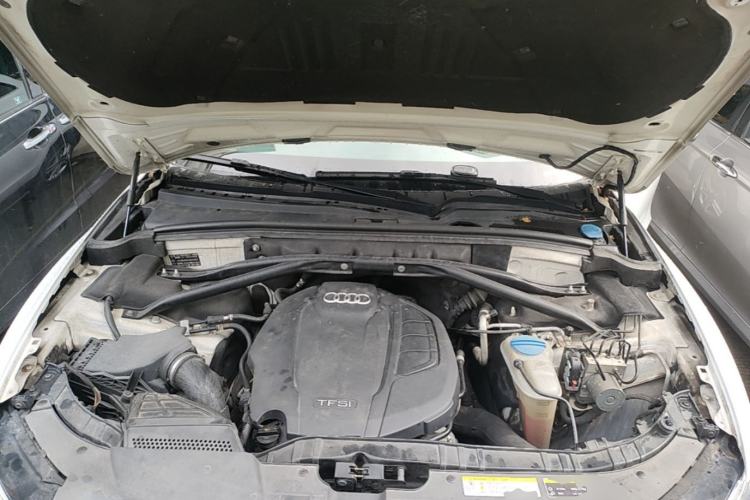 Used Audi Q5 2017 40 TFSI Technology Edition Engine Bay