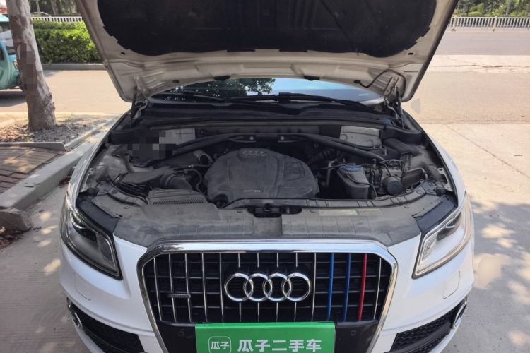 Used Audi Q5 2017 Plus 40 TFSI Ambition Model Engine Bay