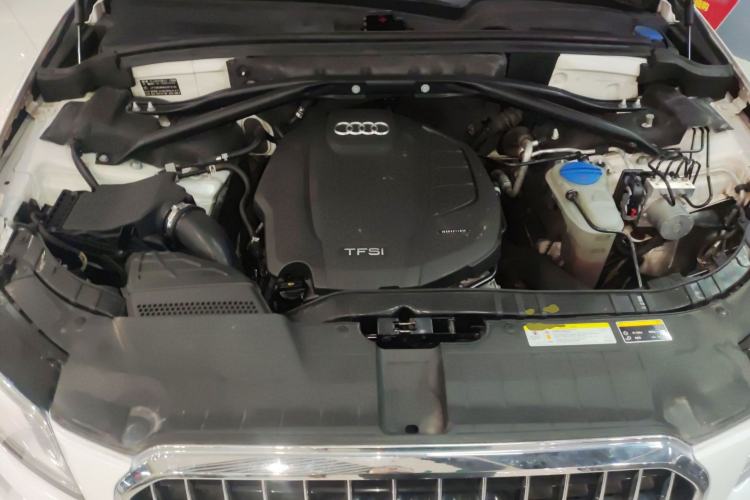 Used Audi Q5 2017 Plus 40 TFSI Ambition Model Engine Bay