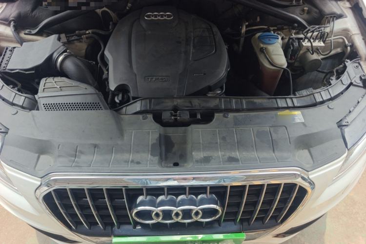 Used Audi Q5 2017 Plus 40 TFSI Ambition Model Engine Bay