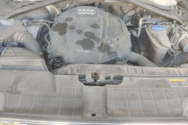 Used Audi Q5 2017 Plus 40 TFSI Ambition Model Engine Bay