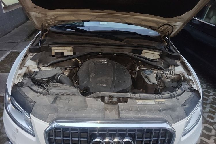 Used Audi Q5 2017 40 TFSI Technology Edition Engine Bay