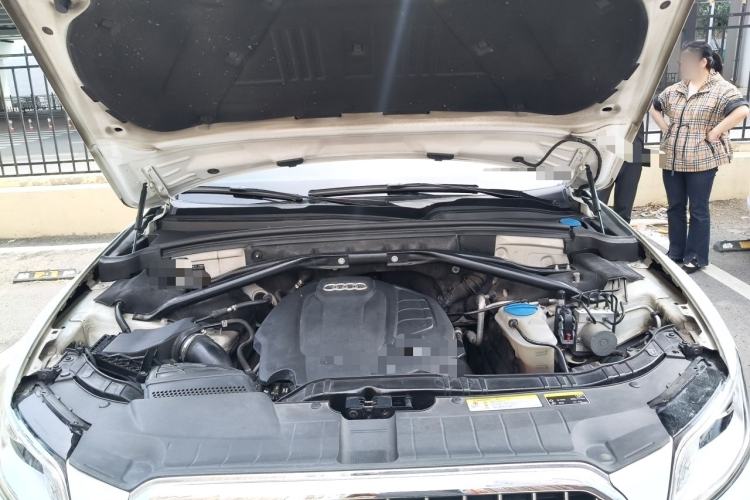 Used Audi Q5 2017 Plus 40 TFSI Ambition Model Engine Bay