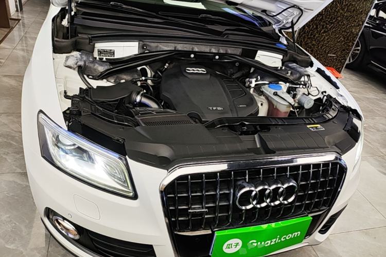 Used Audi Q5 2017 40 TFSI Technology Edition Engine Bay