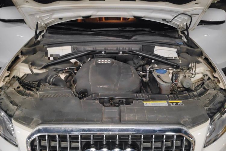 Used Audi Q5 2017 Plus 40 TFSI Technology Model Engine Bay
