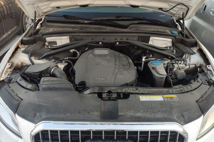 Used Audi Q5 2017 40 TFSI Ambition Edition Engine Bay