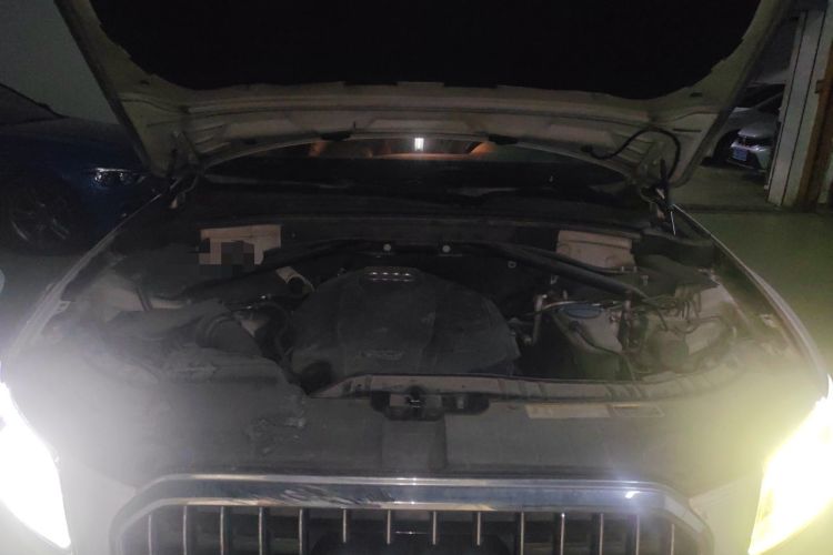Used Audi Q5 2017 40 TFSI Technology Edition Engine Bay