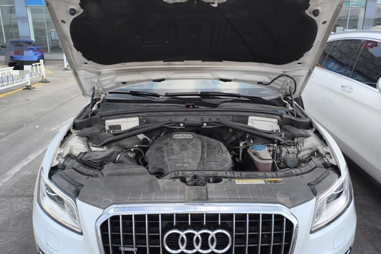 Used Audi Q5 2017 40 TFSI Technology Edition Engine Bay