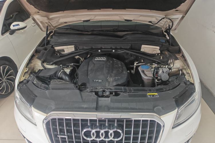 Used Audi Q5 2017 40 TFSI Technology Edition Engine Bay