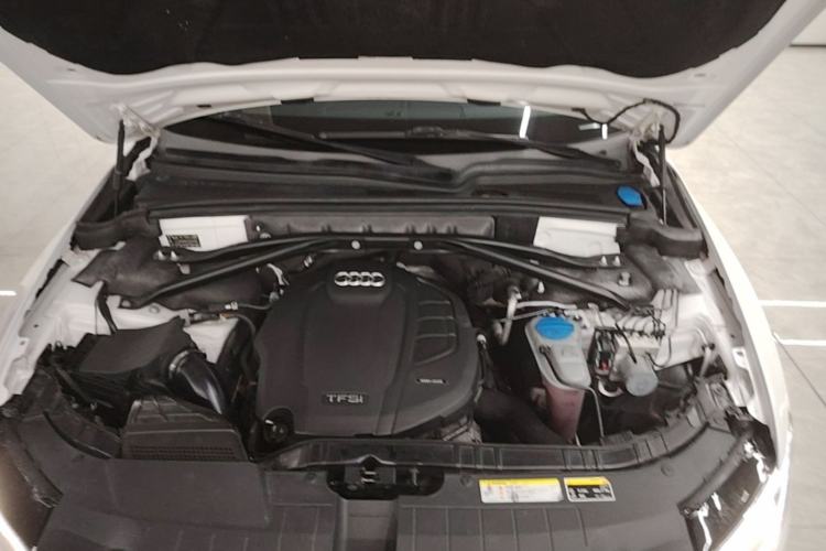 Used Audi Q5 2017 Plus 40 TFSI Ambition Model Engine Bay