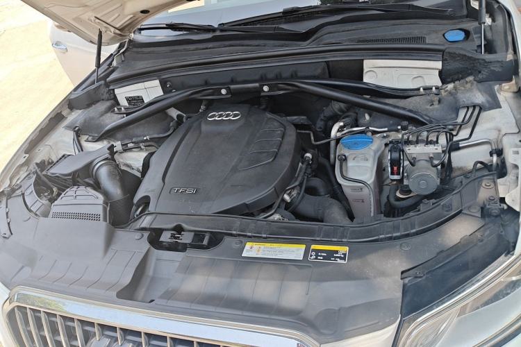 Used Audi Q5 2017 40 TFSI Technology Edition Engine Bay