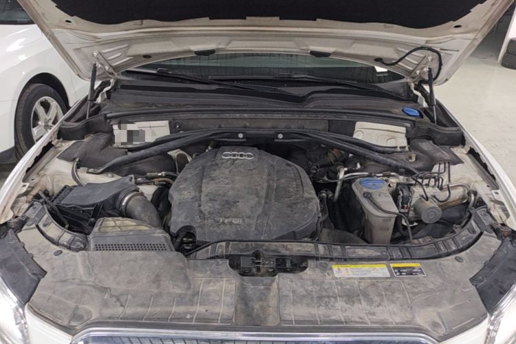Used Audi Q5 2017 40 TFSI Technology Edition Engine Bay