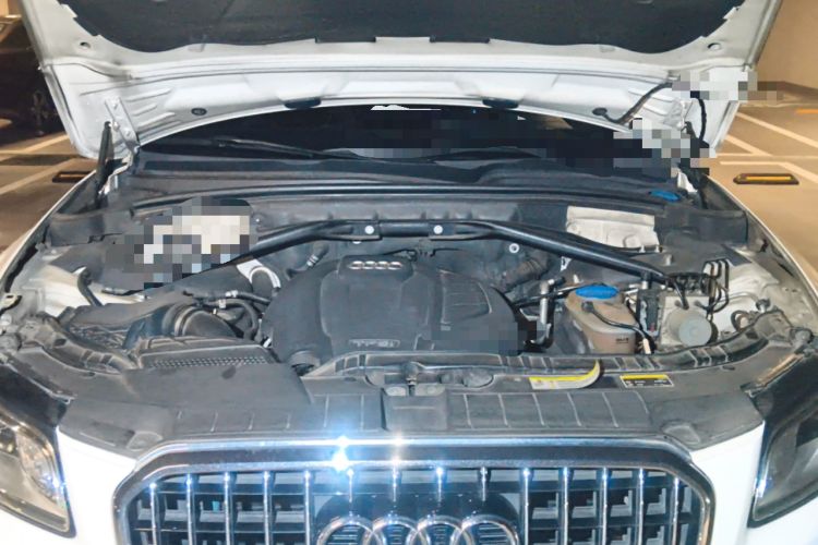 Used Audi Q5 2017 Plus 40 TFSI Ambition Model Engine Bay