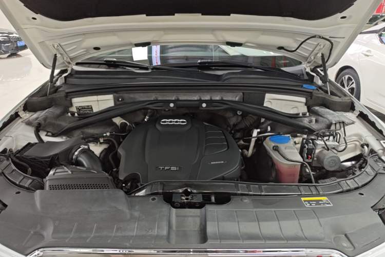 Used Audi Q5 2017 40 TFSI Ambition Edition Engine Bay