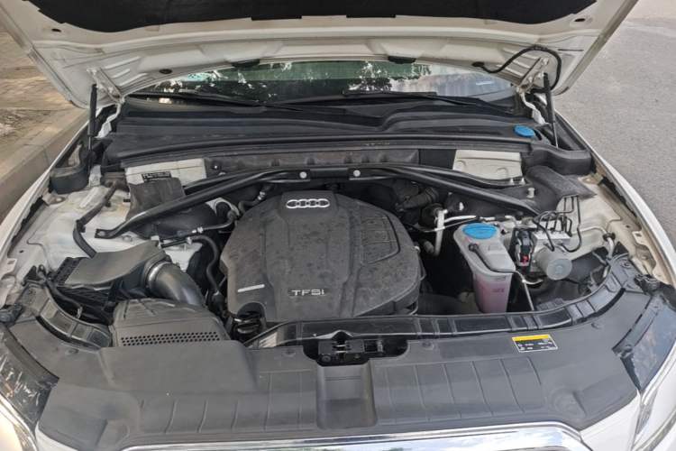 Used Audi Q5 2017 40 TFSI Technology Edition Engine Bay