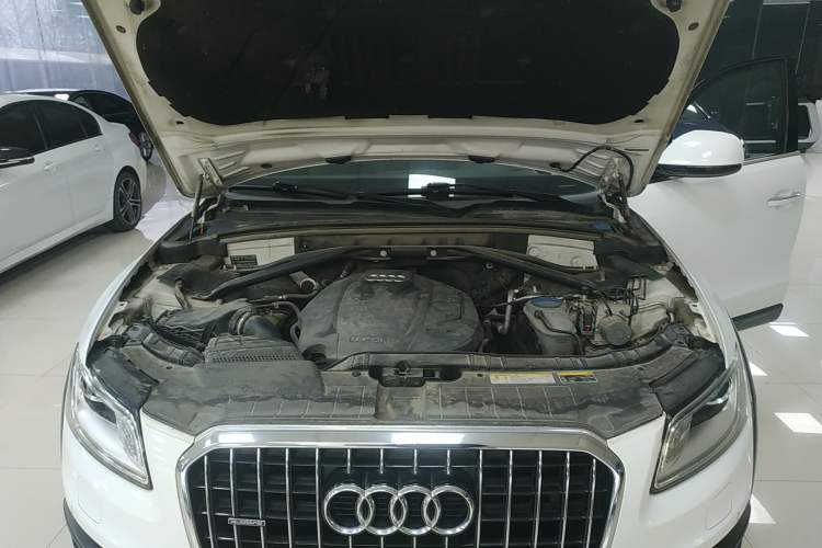 Used Audi Q5 2017 Plus 40 TFSI Technology Model Engine Bay