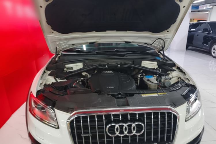 Used Audi Q5 2017 Plus 40 TFSI Technology Model Engine Bay