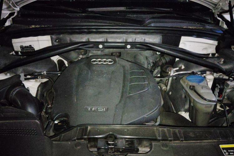 Used Audi Q5 2017 Plus 40 TFSI Ambition Model Engine Bay
