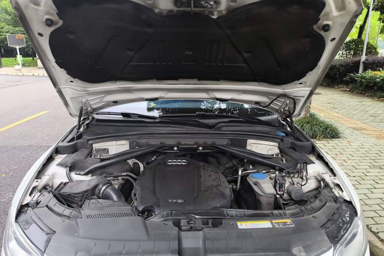 Used Audi Q5 2017 40 TFSI Ambition Edition Engine Bay