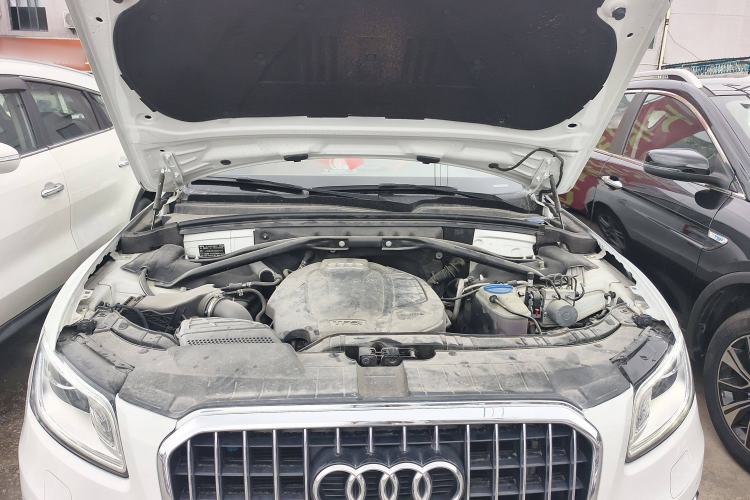 Used Audi Q5 2017 40 TFSI Technology Edition Engine Bay