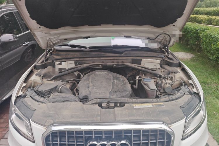 Used Audi Q5 2017 Plus 40 TFSI Ambition Model Engine Bay