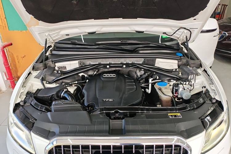 Used Audi Q5 2017 40 TFSI Technology Edition Engine Bay