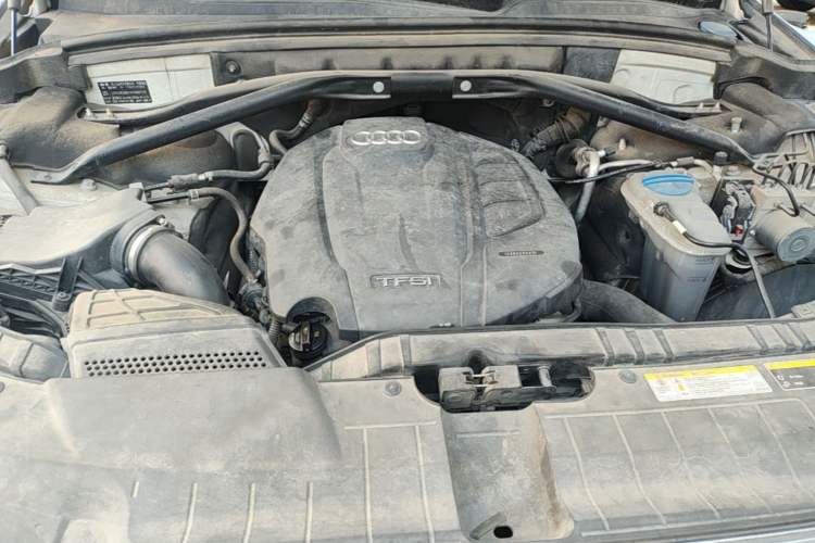 Used Audi Q5 2017 Plus 40 TFSI Ambition Model Engine Bay