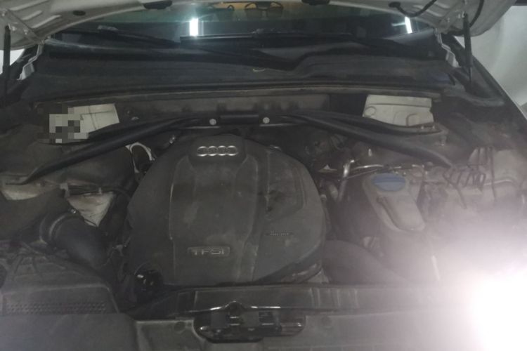 Used Audi Q5 2017 Plus 40 TFSI Ambition Model Engine Bay