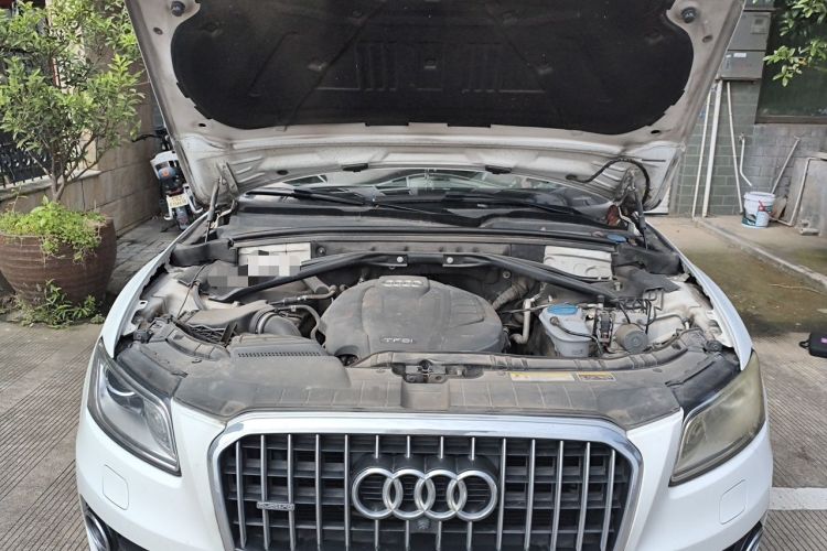 Used Audi Q5 2017 40 TFSI Ambition Edition Engine Bay