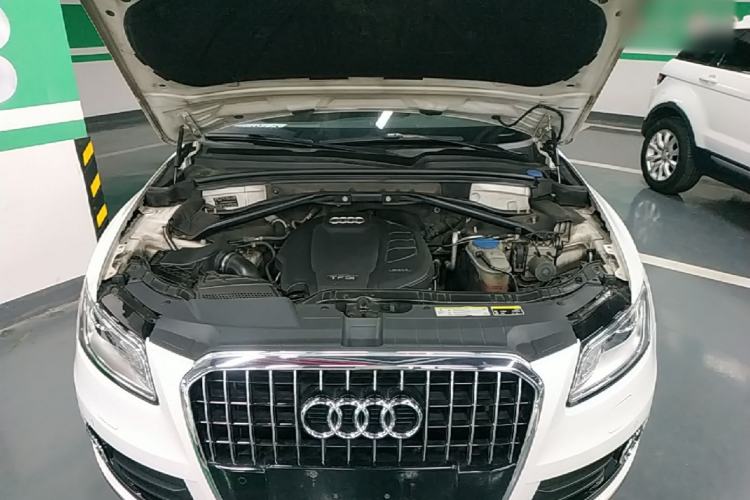 Used Audi Q5 2017 40 TFSI Technology Edition Engine Bay