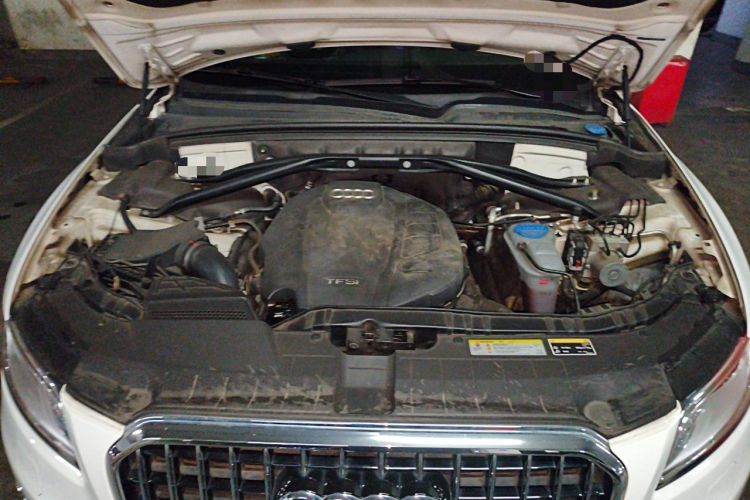 Used Audi Q5 2017 40 TFSI Comfort Model Engine Bay