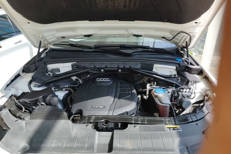 Used Audi Q5 2017 40 TFSI Technology Edition Engine Bay
