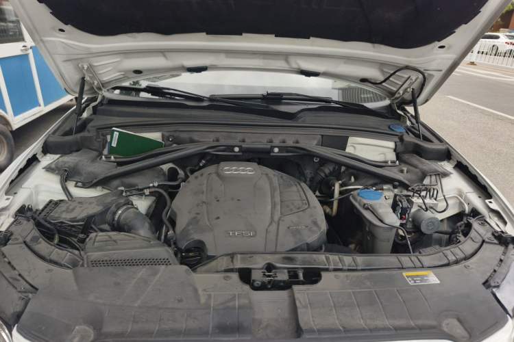 Used Audi Q5 2017 40 TFSI Comfort Model Engine Bay
