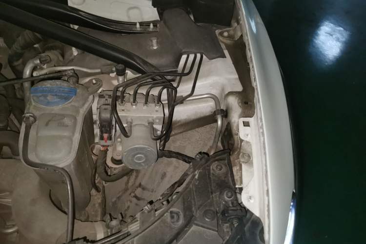 Used Audi Q5 2017 Plus 40 TFSI Technology Model Engine Bay Left