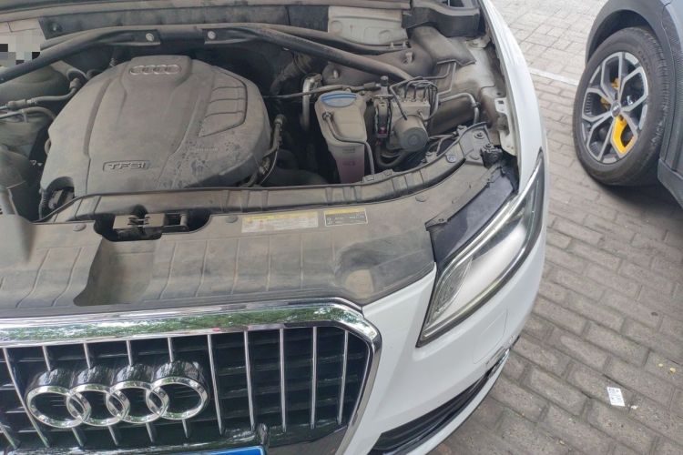 Used Audi Q5 2017 Plus 40 TFSI Ambition Model Engine Bay Left