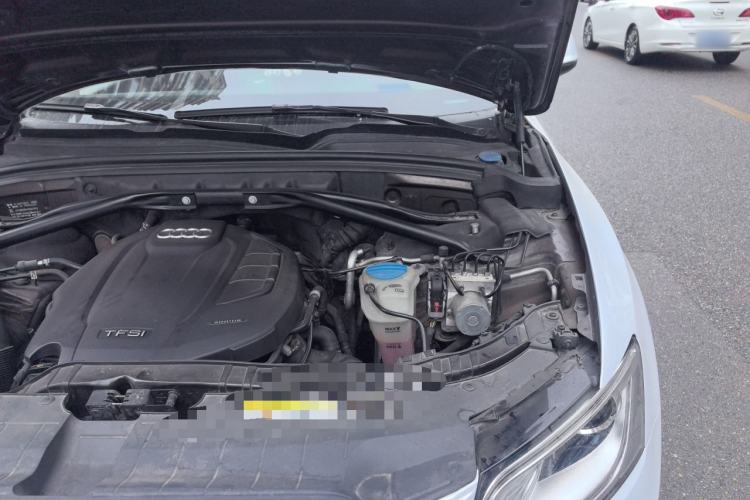 Used Audi Q5 2017 40 TFSI Technology Edition Engine Bay Left